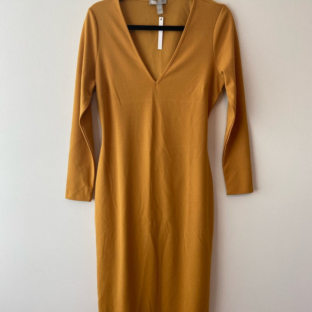 Super sexy Body-con cut out back dress